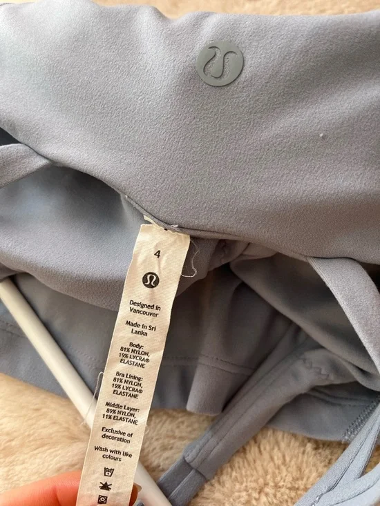 Lululemon blue tank size 4 - Picture 4 of 5